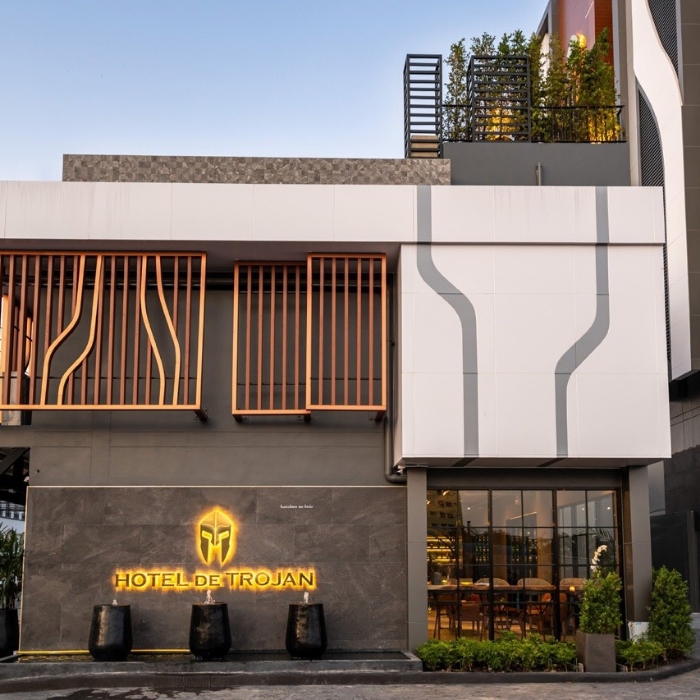 กระถางปูนหินขัด-ทรงตอตาล-หินขัดดำเม็ดดำ-ตกแต่ง-พื้นที-outdoor- Hotel-de-trojan