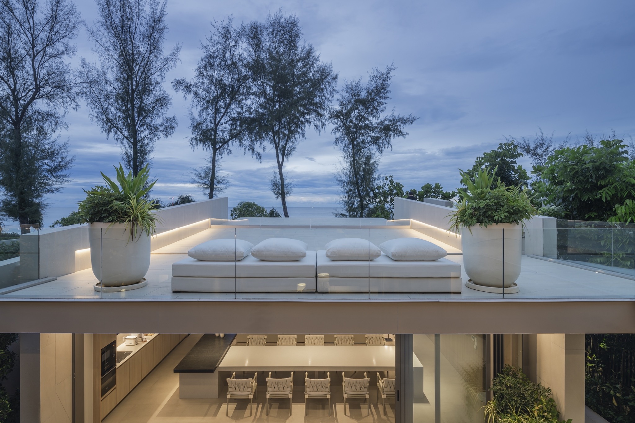 กระถางไฟเบอร์เคลย์-vs-กระถางปูน-ipot