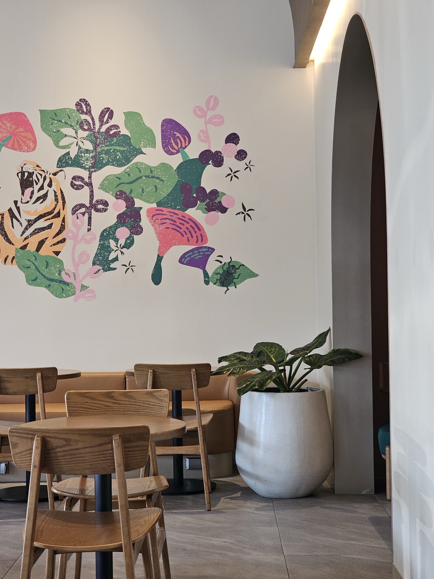 กระถางคอนกรีตหินขัด I-POT terrazzo ตกแต่งร้านร้านสตาร์บัคส์